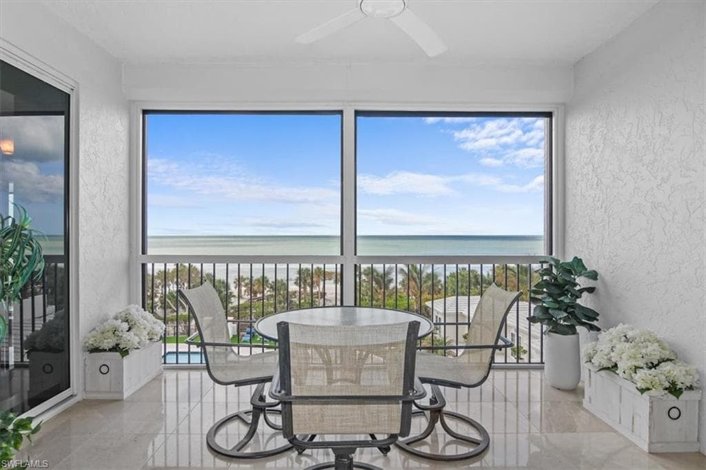 8473 Bay Colony Dr 403, Naples, FL 34108-11