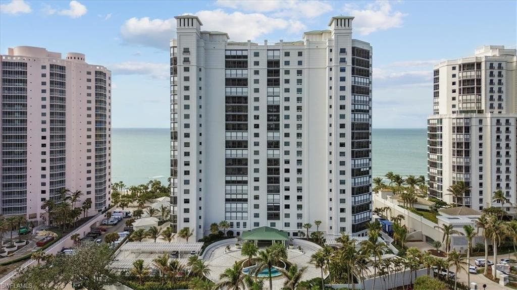 8473 Bay Colony Dr 403, Naples, FL 34108-0