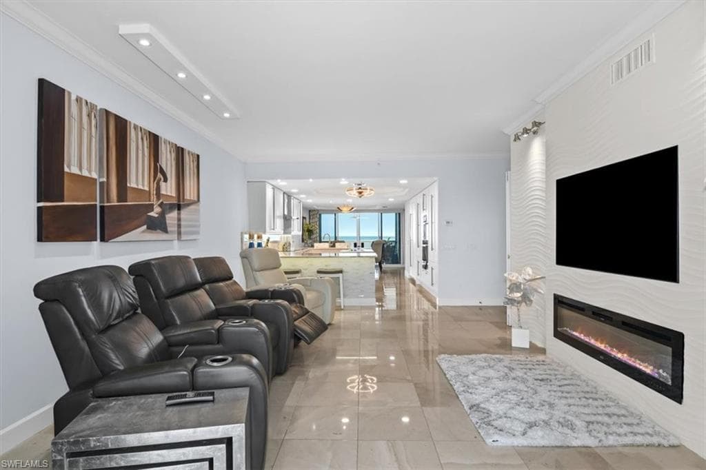 8473 Bay Colony Dr 403, Naples, FL 34108-27