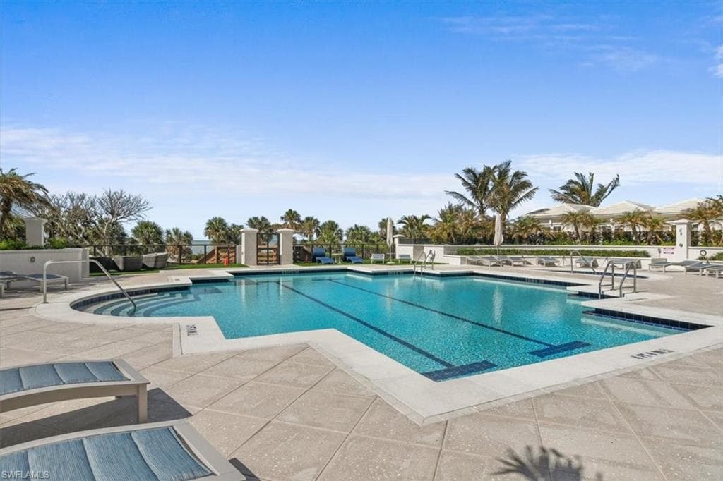 8473 Bay Colony Dr 403, Naples, FL 34108-31