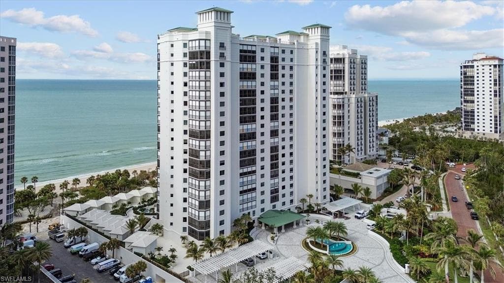 8473 Bay Colony Dr 403, Naples, FL 34108-2