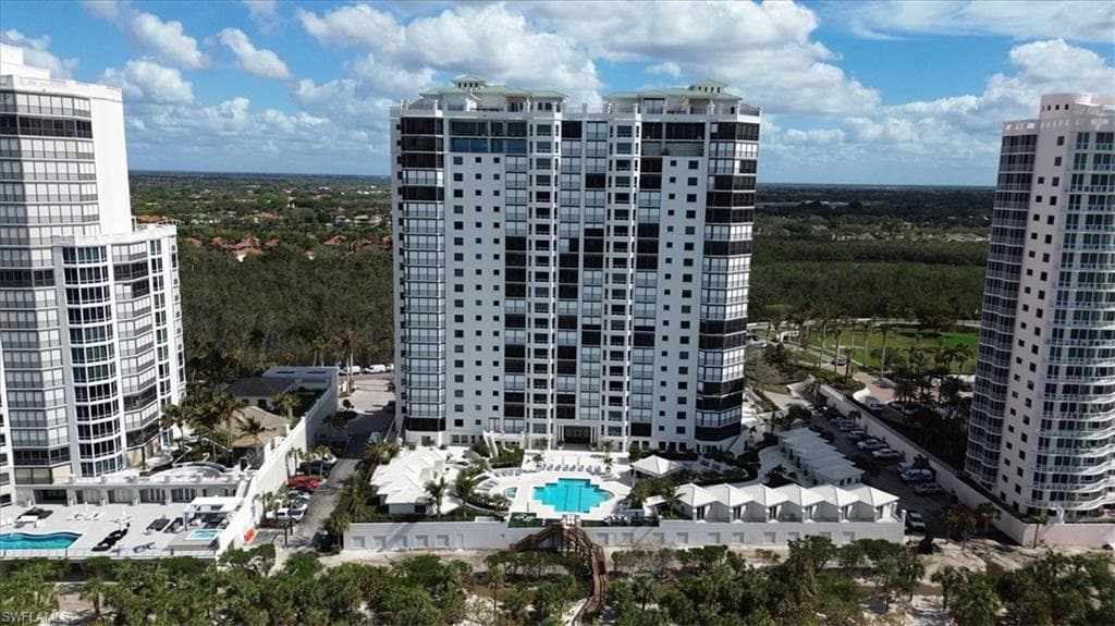 8473 Bay Colony Dr 403, Naples, FL 34108-3