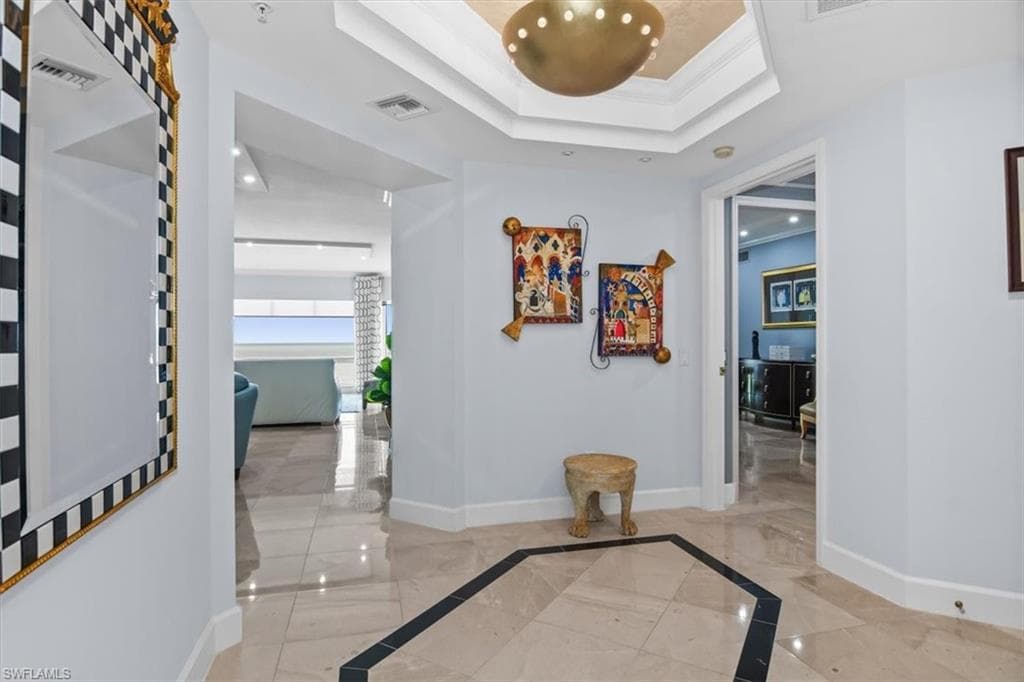 8473 Bay Colony Dr 403, Naples, FL 34108-4