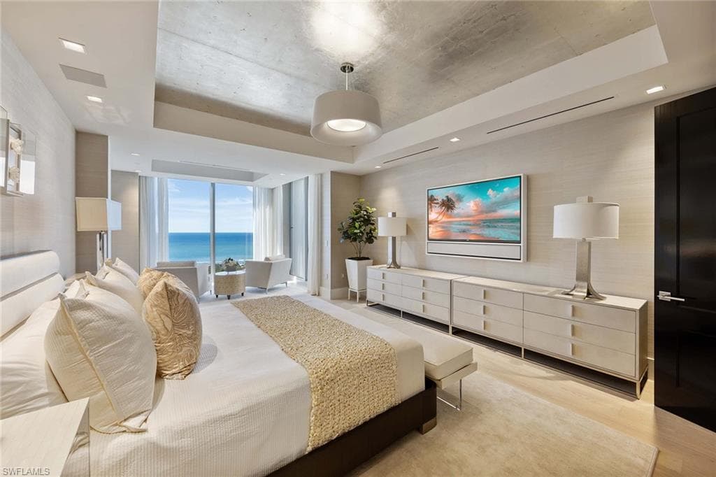 6897 Grenadier Blvd Ph-3, Naples, FL 34108-17