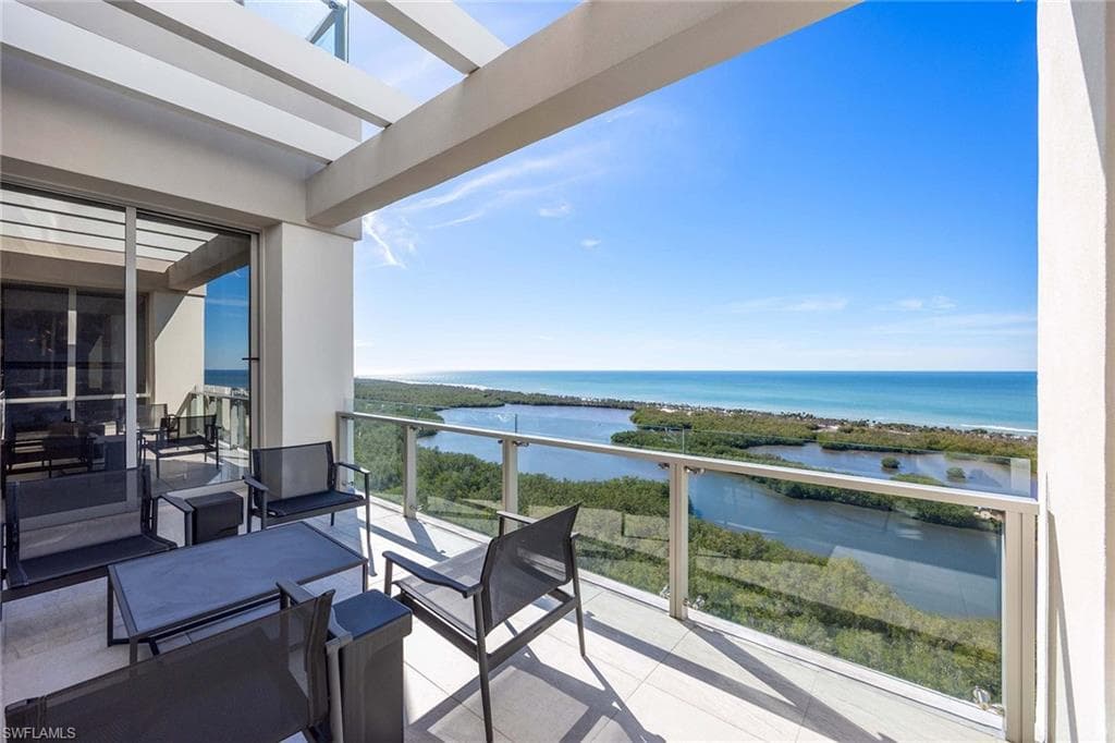 6897 Grenadier Blvd Ph-3, Naples, FL 34108-23