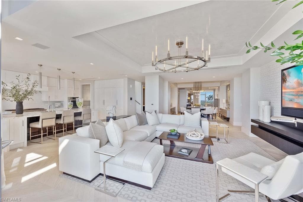 6897 Grenadier Blvd Ph-3, Naples, FL 34108-25