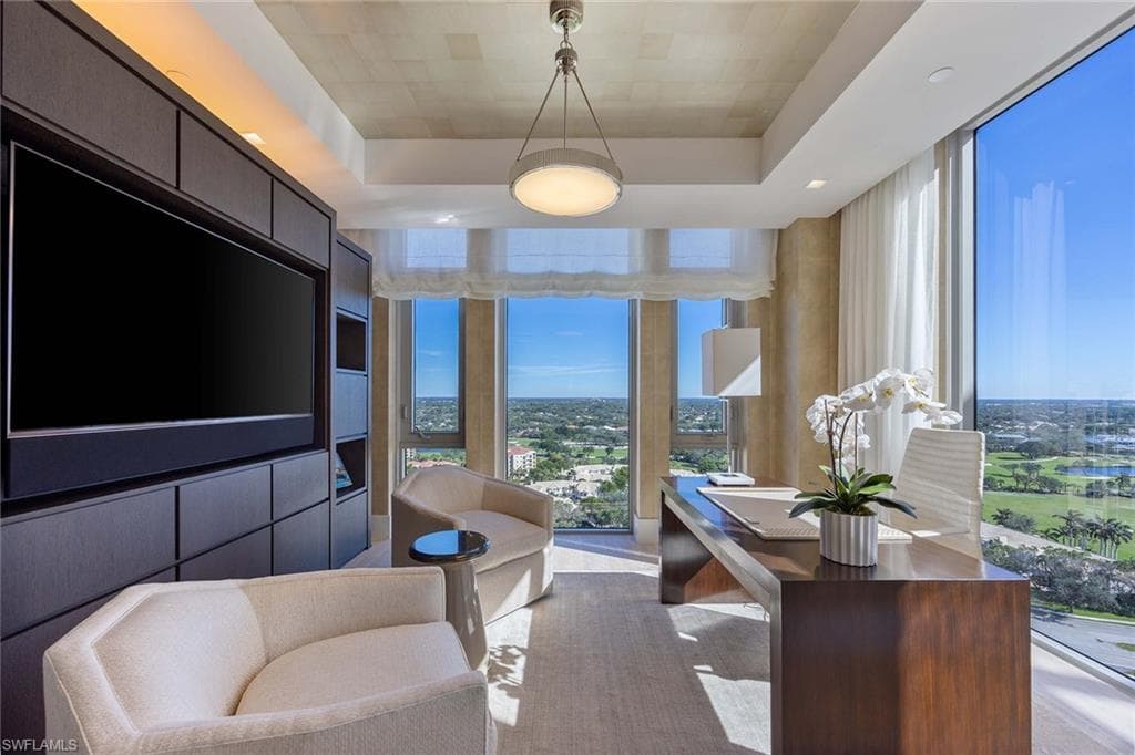 6897 Grenadier Blvd Ph-3, Naples, FL 34108-33