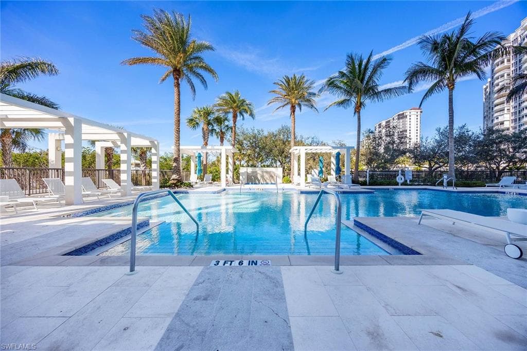 6897 Grenadier Blvd Ph-3, Naples, FL 34108-49