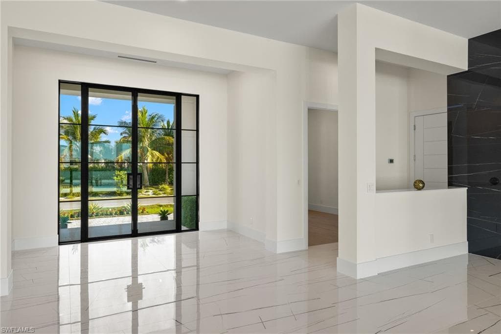 2188 Kingfish Rd, Naples, FL 34102-26