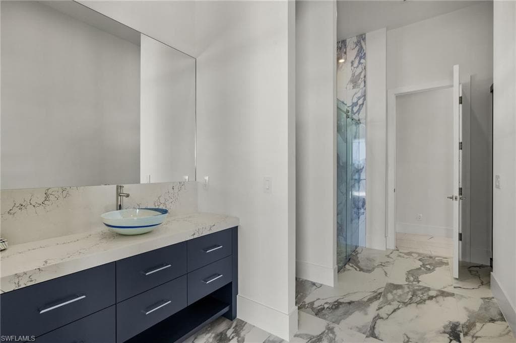 2188 Kingfish Rd, Naples, FL 34102-33