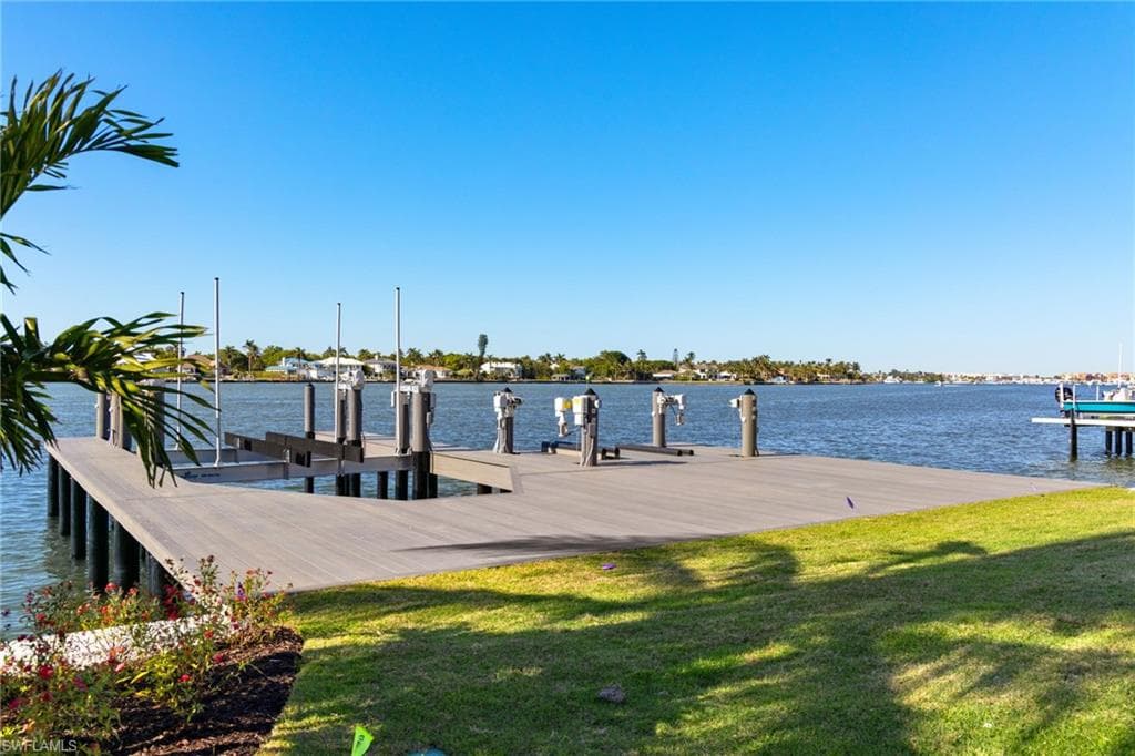 2188 Kingfish Rd, Naples, FL 34102-41