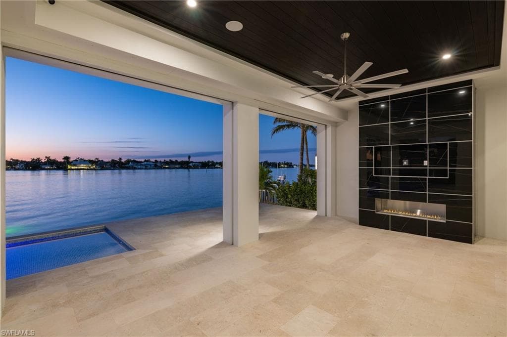 2188 Kingfish Rd, Naples, FL 34102-43