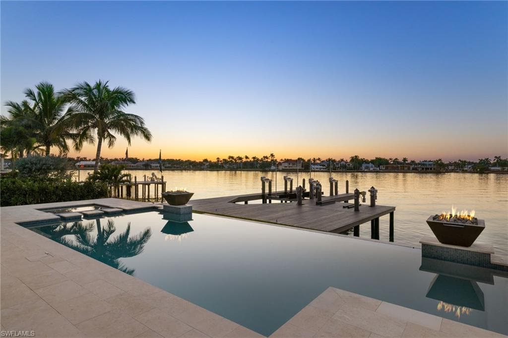 2188 Kingfish Rd, Naples, FL 34102-4