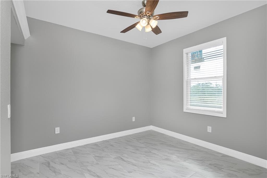 113-115 Gilbert Ave S, Lehigh Acres, FL 33973-11