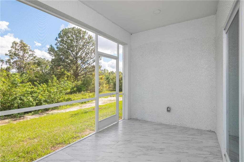 113-115 Gilbert Ave S, Lehigh Acres, FL 33973-14