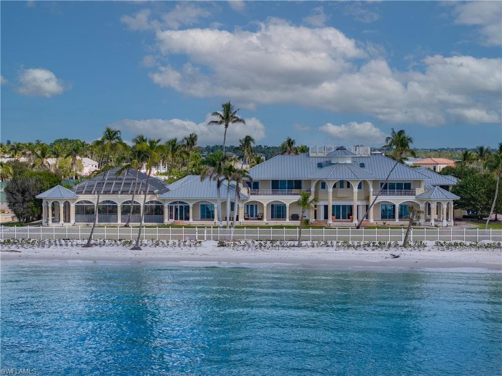 100 Bay Rd, Naples, FL 34102-5