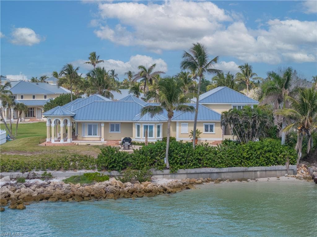 100 Bay Rd, Naples, FL 34102-6