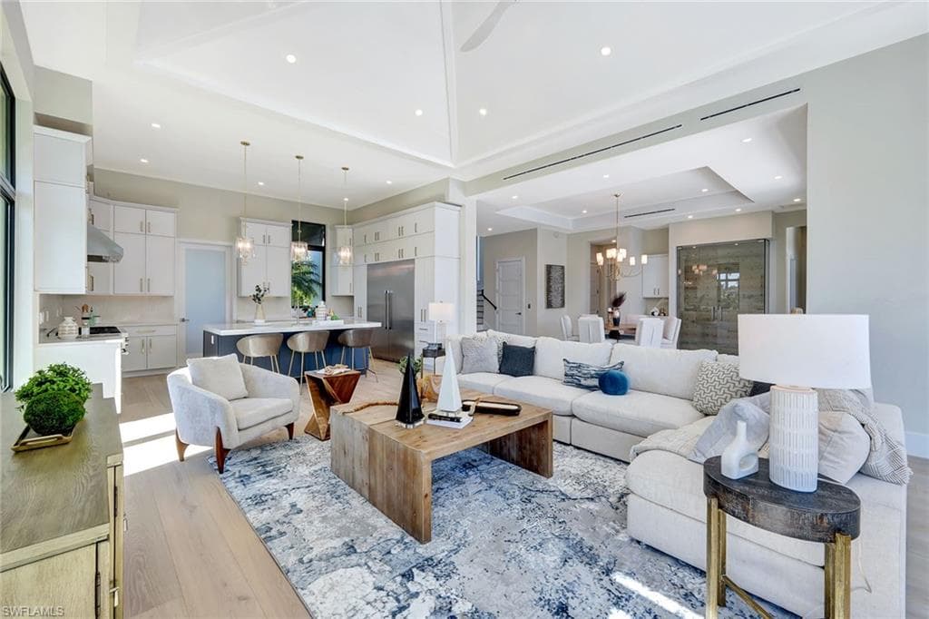 /property-images/225007044-2.jpg