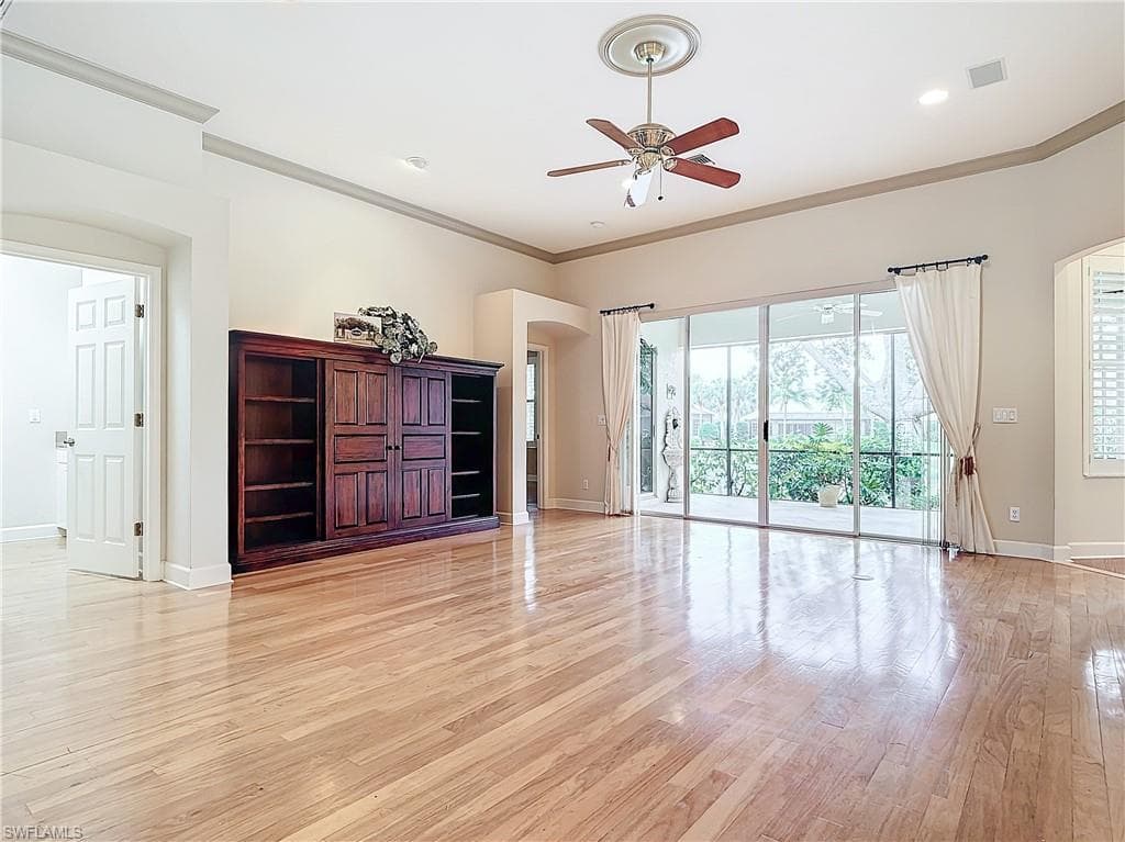 2325 Island Cove Cir, Naples, FL 34109-8