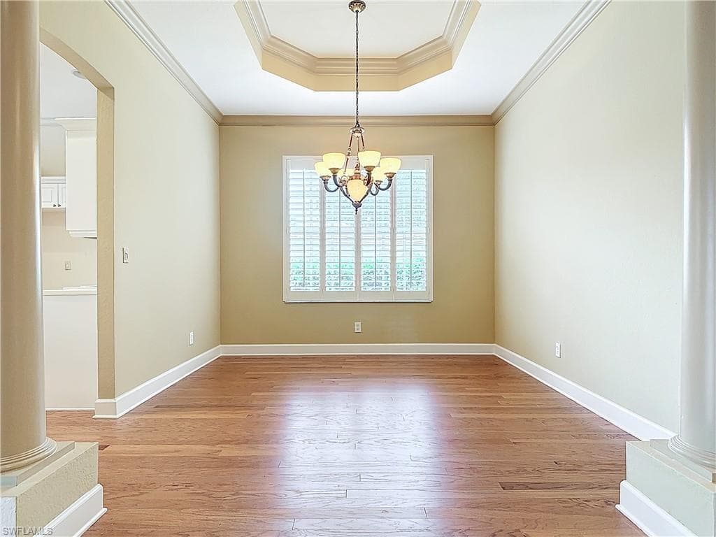 2325 Island Cove Cir, Naples, FL 34109-11