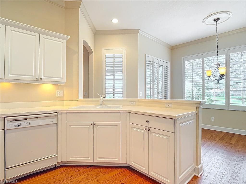 2325 Island Cove Cir, Naples, FL 34109-16