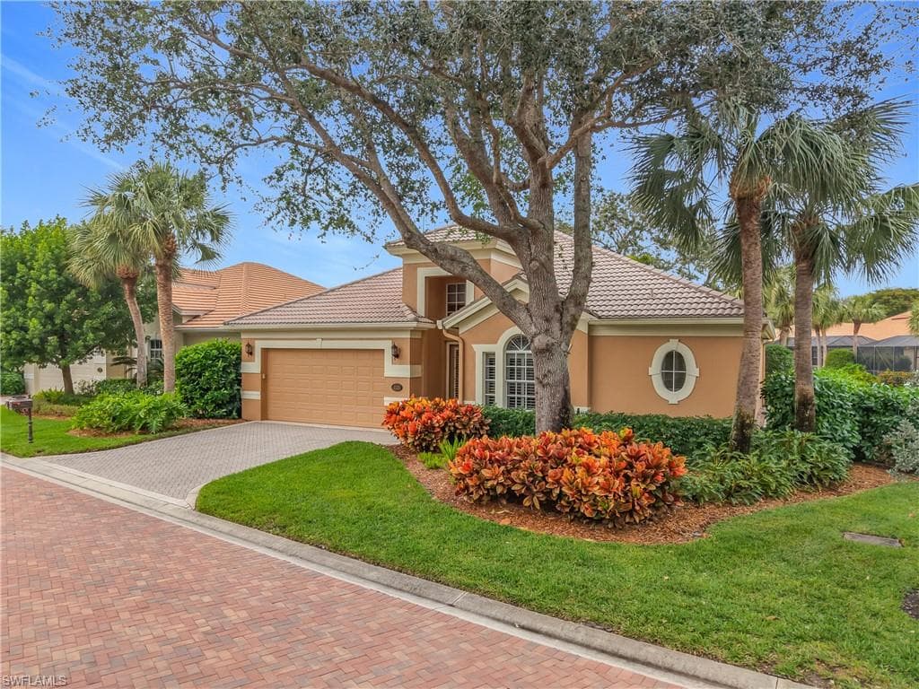 2325 Island Cove Cir, Naples, FL 34109-2