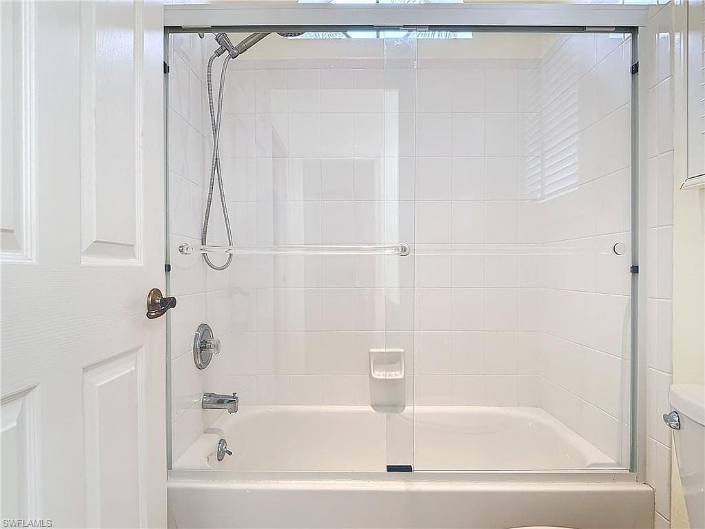 2325 Island Cove Cir, Naples, FL 34109-38