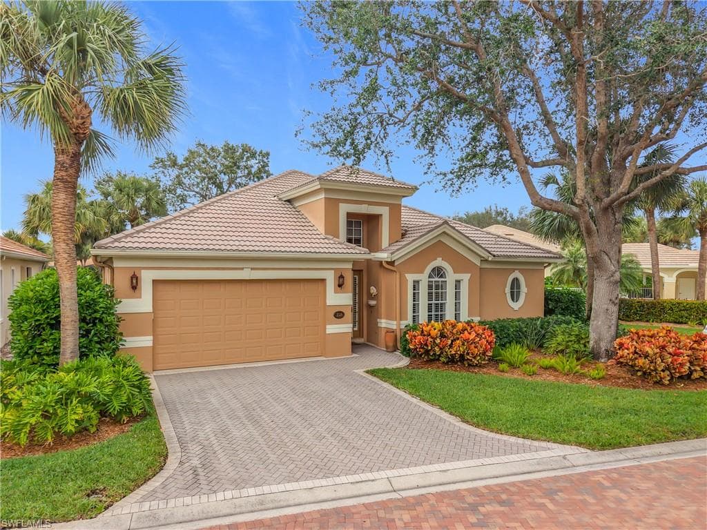 2325 Island Cove Cir, Naples, FL 34109-3