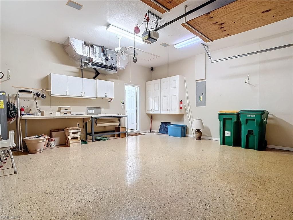 2325 Island Cove Cir, Naples, FL 34109-48