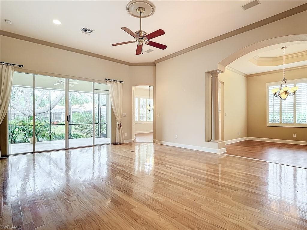 2325 Island Cove Cir, Naples, FL 34109-6