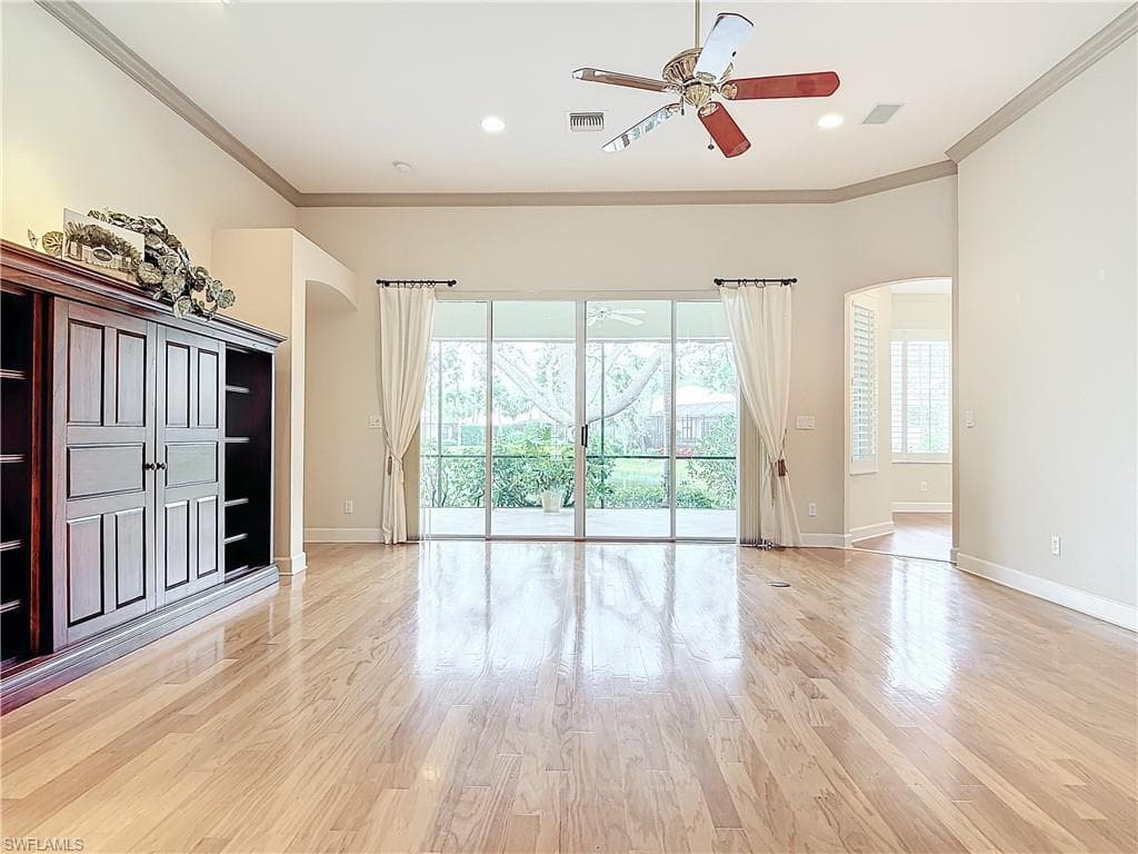 2325 Island Cove Cir, Naples, FL 34109-7