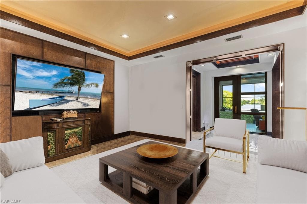 /property-images/225008867-2.jpg