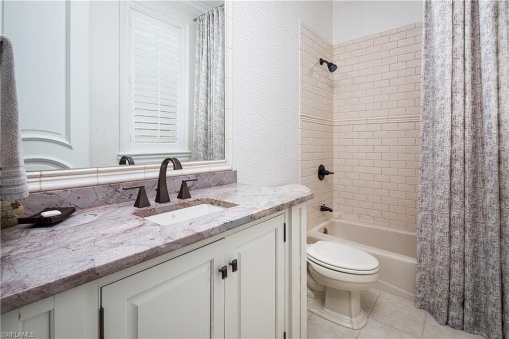 2145 Canna Way, Naples, FL 34105-27