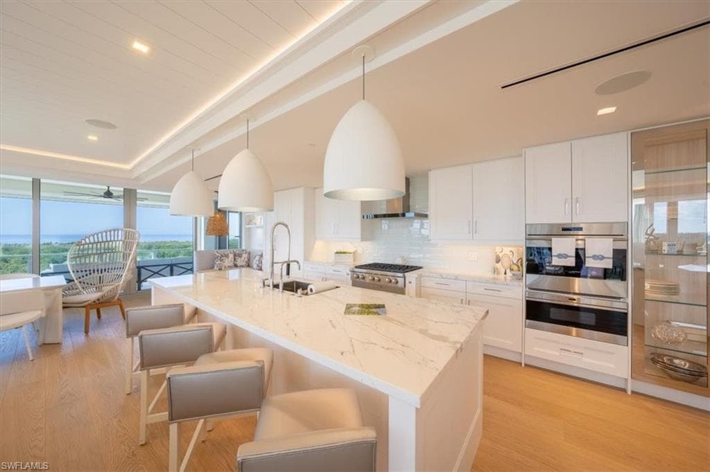6897 Grenadier Blvd 601, Naples, FL 34108-10