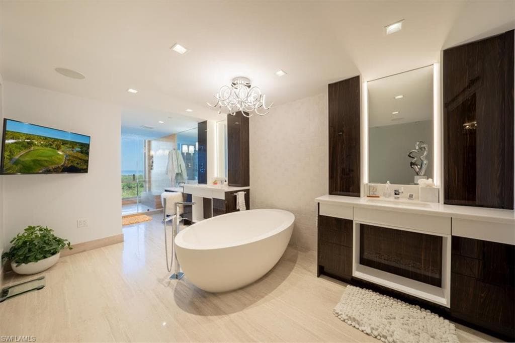 6897 Grenadier Blvd 601, Naples, FL 34108-39