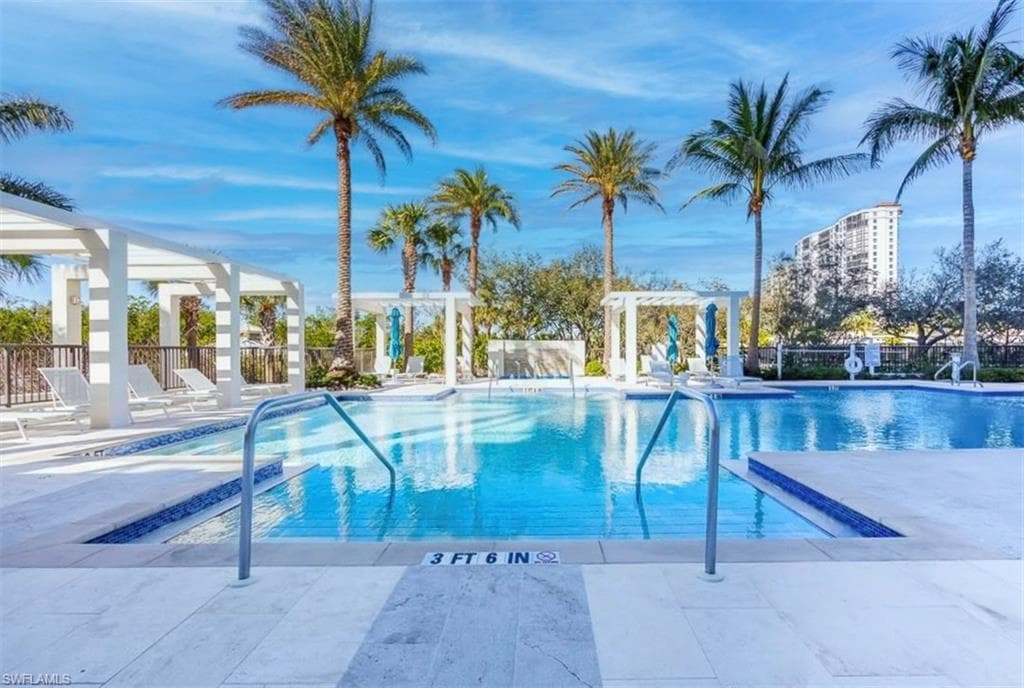 6897 Grenadier Blvd 601, Naples, FL 34108-47