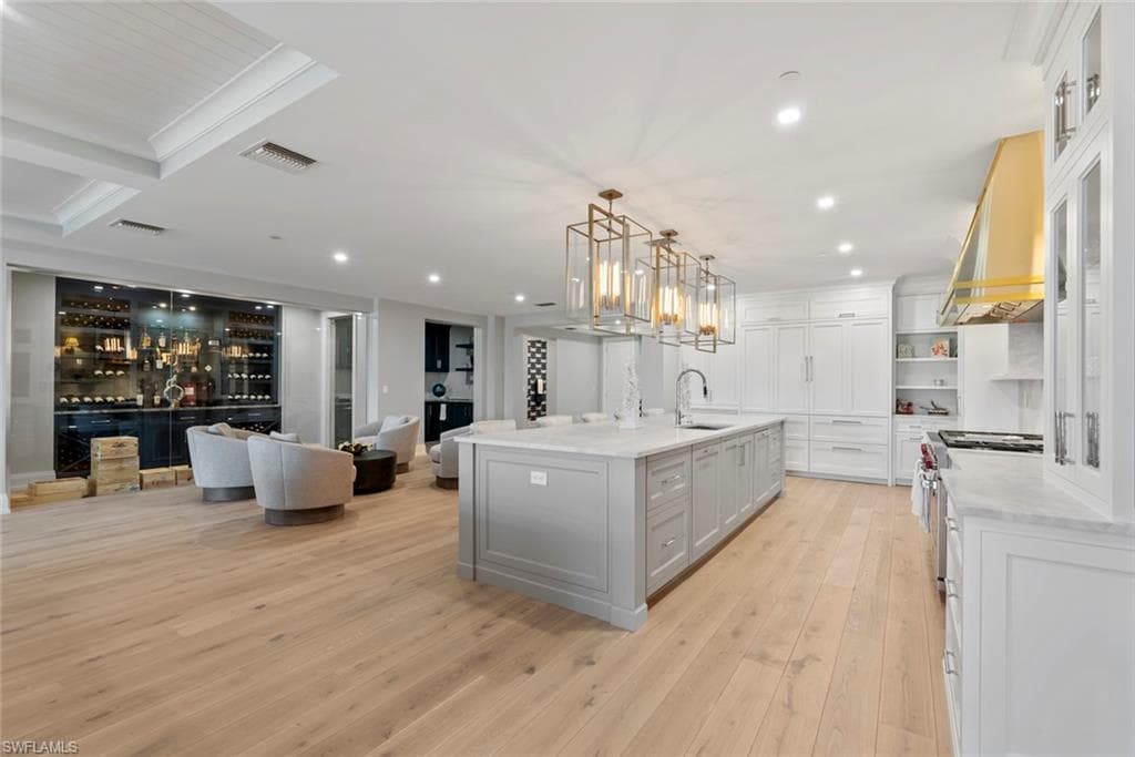 /property-images/225013141-2.jpg