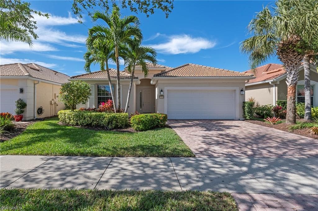 28526 Guinivere Way, Bonita Springs, FL 34135-2