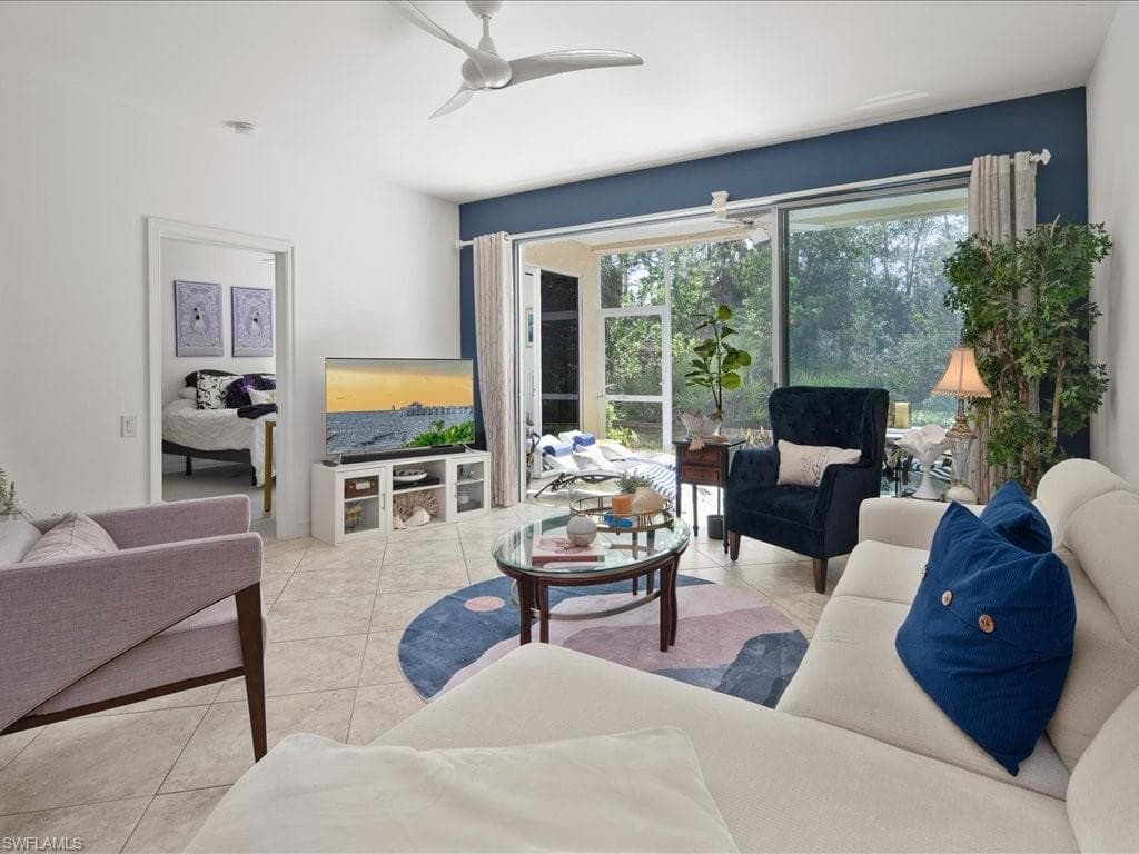 1045 Tarpon Cove Dr 102, Naples, FL 34110-8