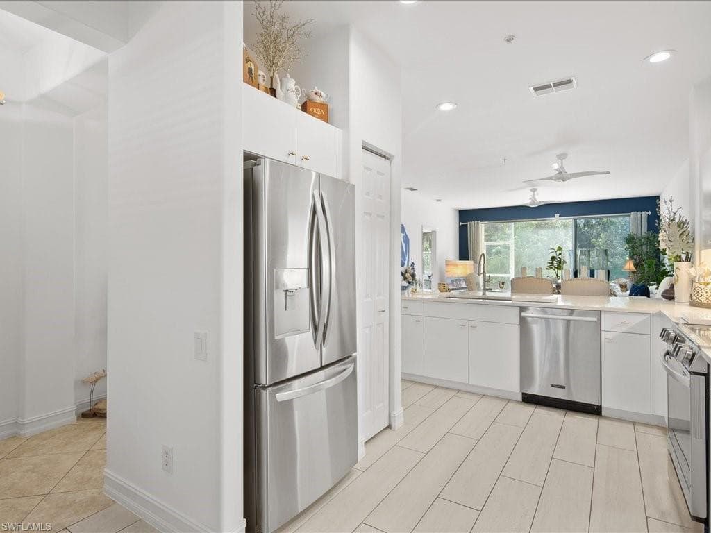 1045 Tarpon Cove Dr 102, Naples, FL 34110-9