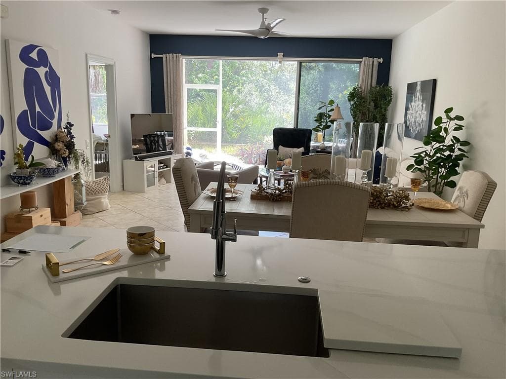 1045 Tarpon Cove Dr 102, Naples, FL 34110-10
