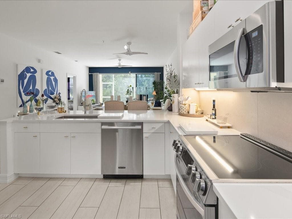 1045 Tarpon Cove Dr 102, Naples, FL 34110-11