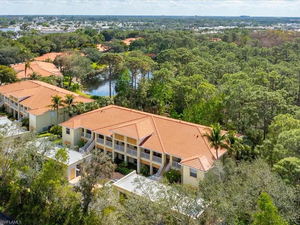 1045 Tarpon Cove Dr 102, Naples, FL 34110-27