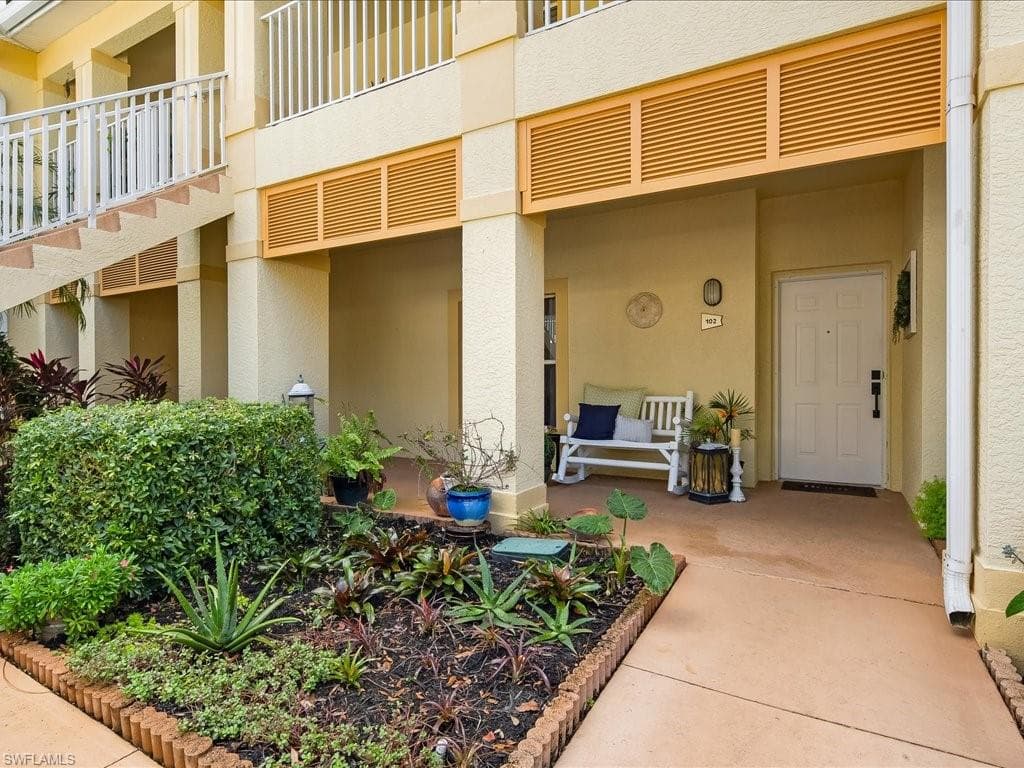 1045 Tarpon Cove Dr 102, Naples, FL 34110-29