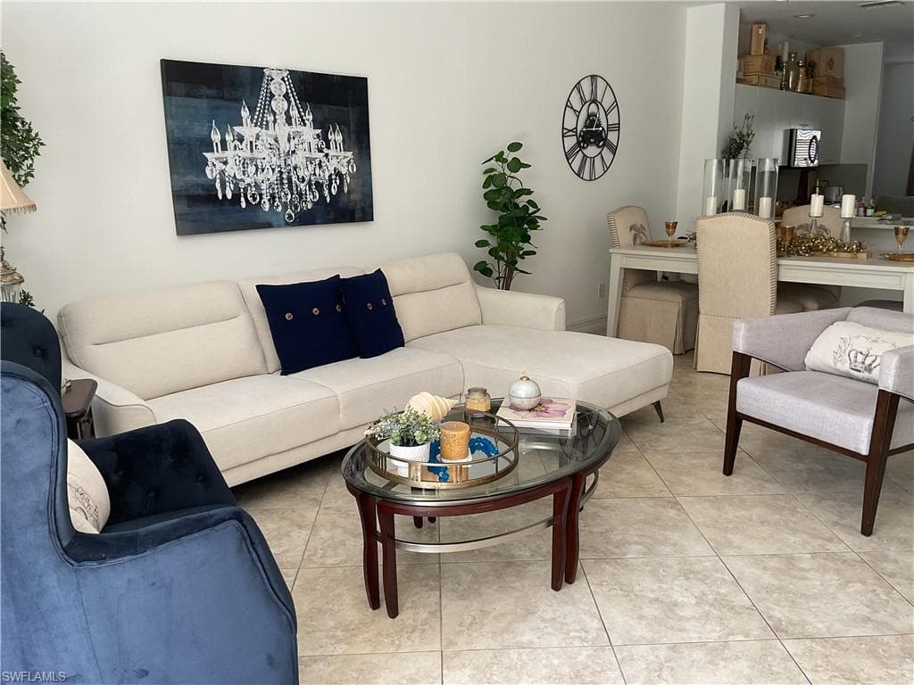 1045 Tarpon Cove Dr 102, Naples, FL 34110-6