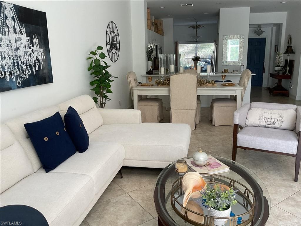 1045 Tarpon Cove Dr 102, Naples, FL 34110-7
