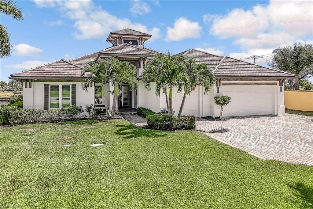 921 Cape Estates Cir, Cape Coral, FL 33993-1