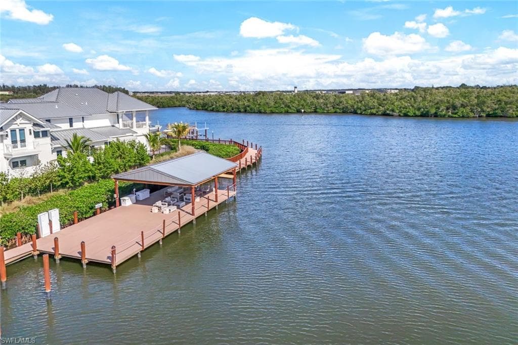 91 14th St S, Naples, FL 34102-24