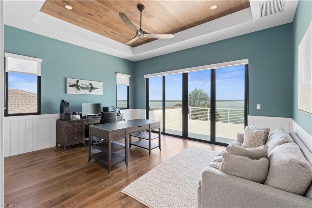 160 Little Carlos Ln, Fort Myers Beach, FL 33931-26