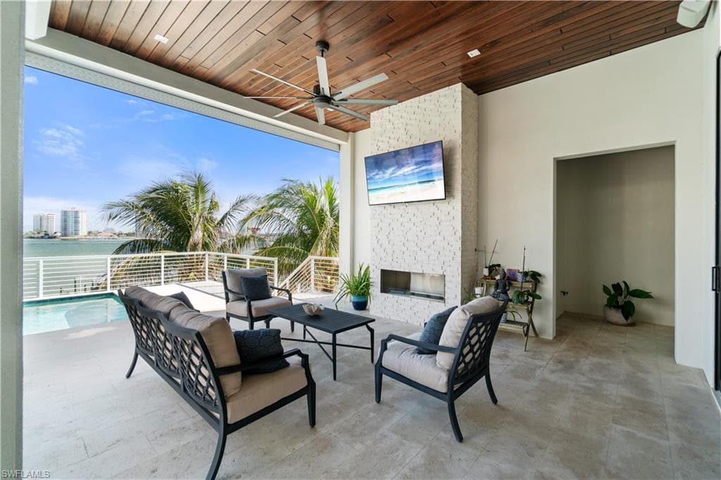 160 Little Carlos Ln, Fort Myers Beach, FL 33931-33
